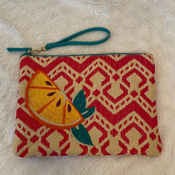 Vera Bradley Handbags - Vera Bradley Straw Beach Wristlet Clutch NWOT